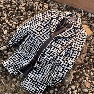 Forever 21 houndstooth print pea coat